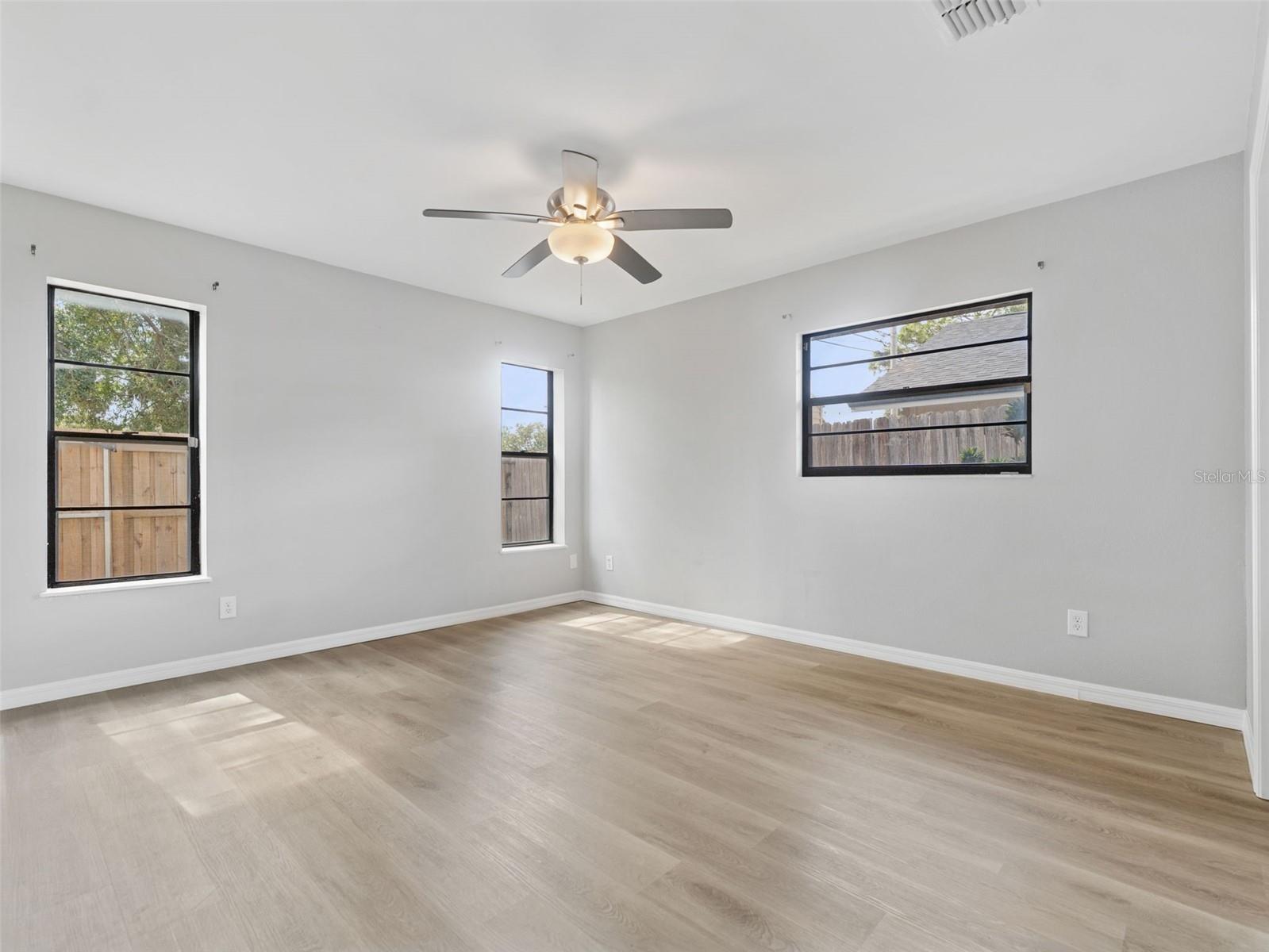 Image 8 of 25 For 766 91st Avenue N