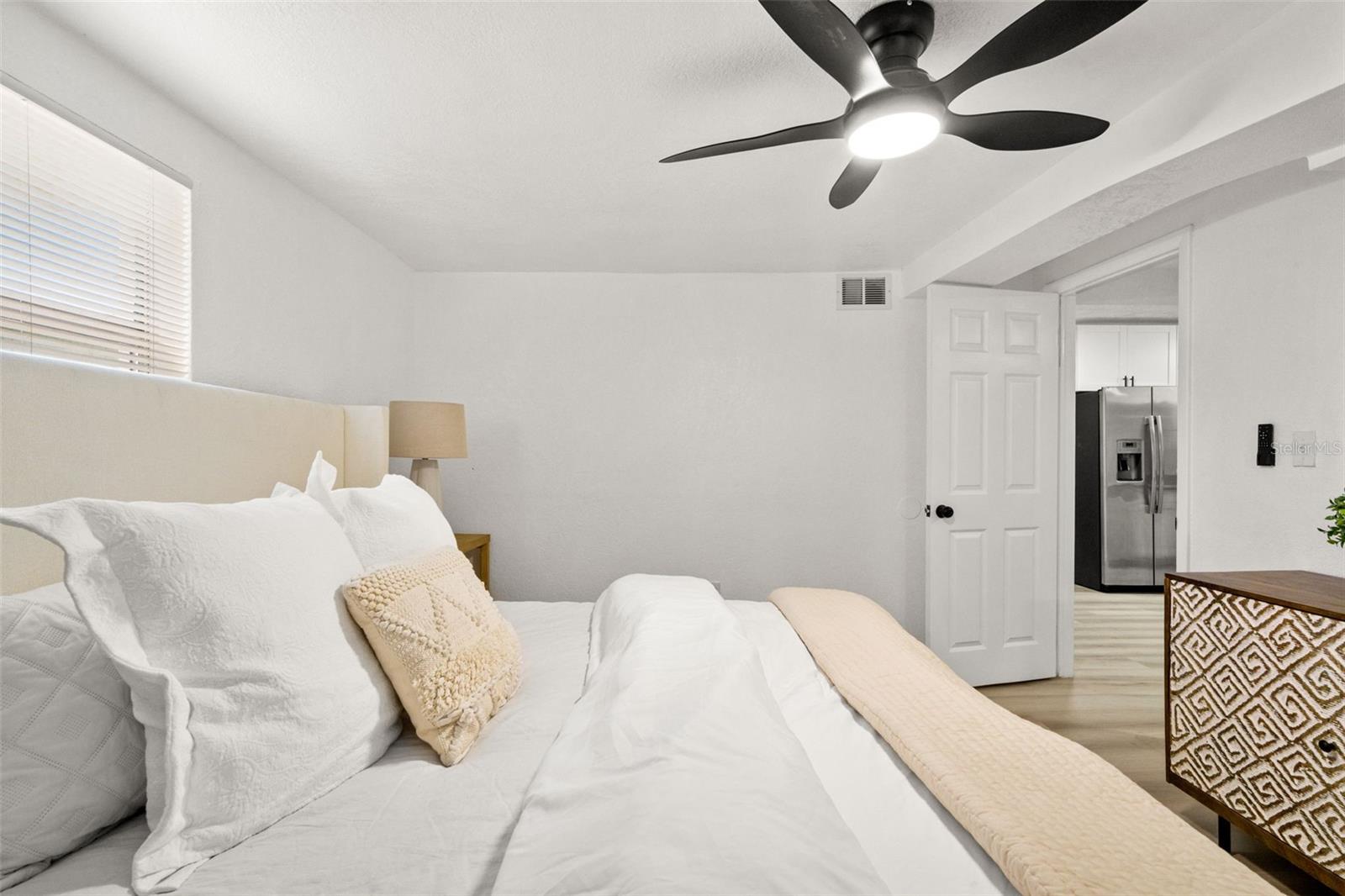 Image 17 of 34 For 4914 82nd Street