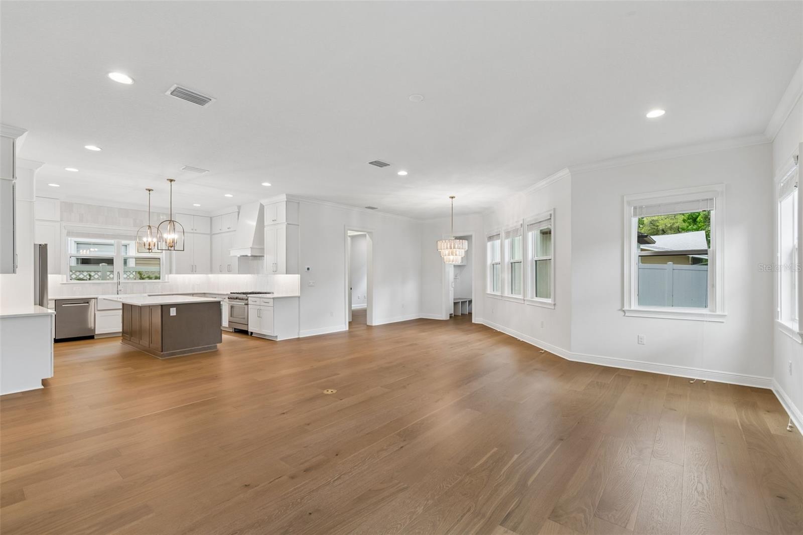 Image 4 of 84 For 3122 San Jose Street