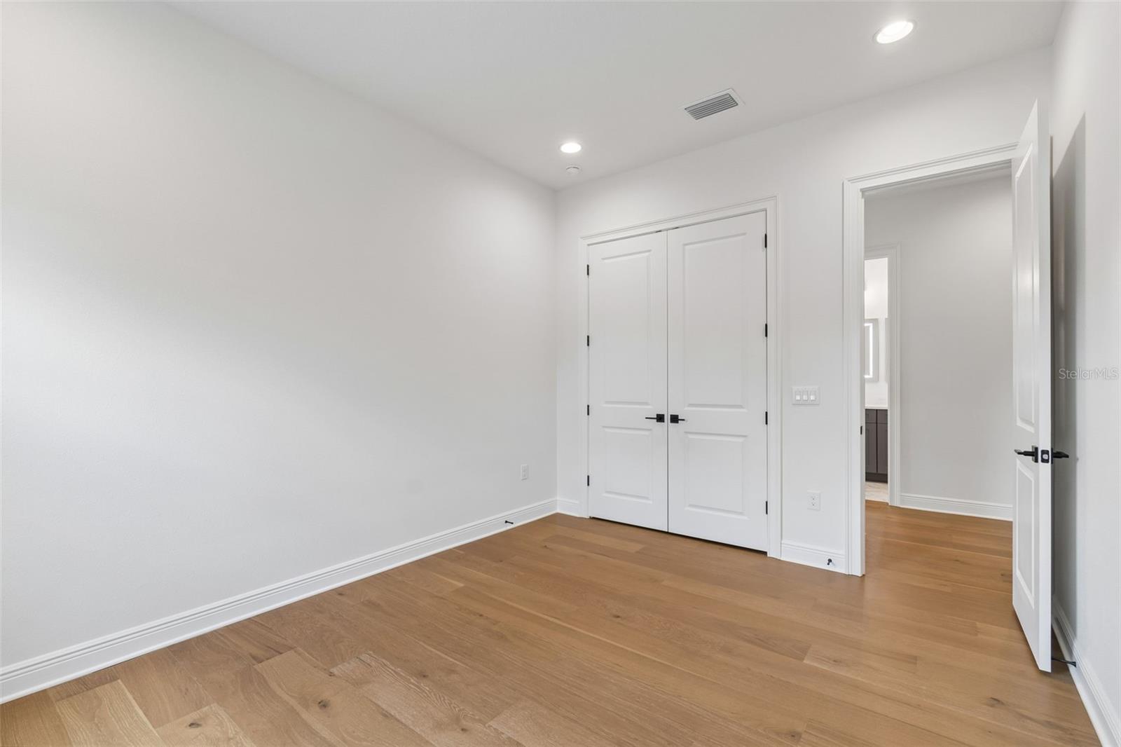 Image 43 of 84 For 3122 San Jose Street