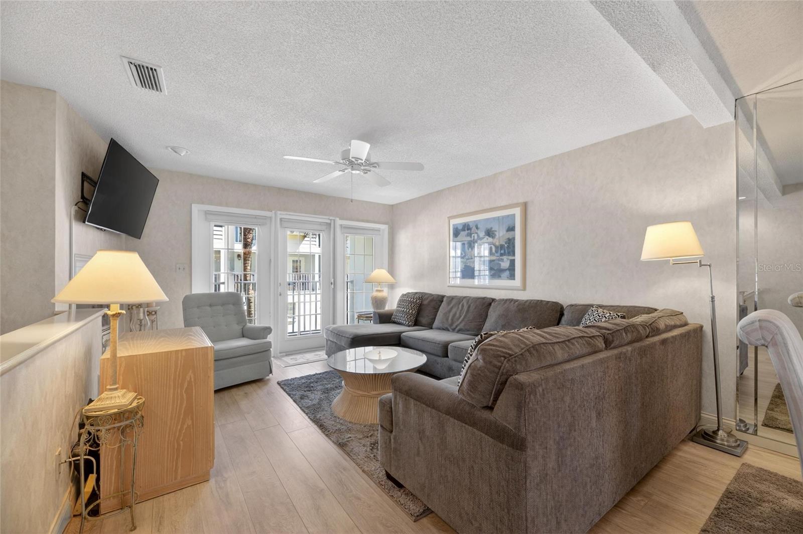 Image 11 of 52 For 17960 Gulf Boulevard  108