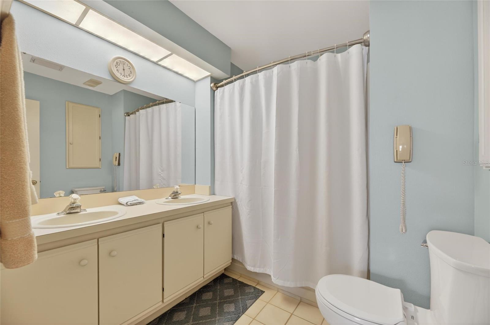 Image 21 of 52 For 17960 Gulf Boulevard  108