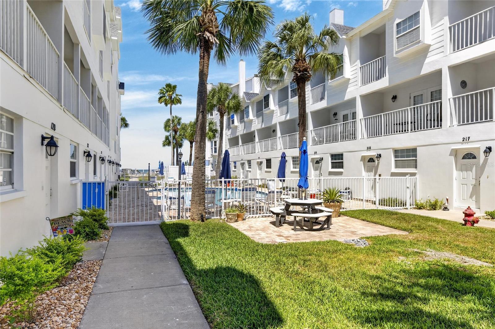 Image 30 of 52 For 17960 Gulf Boulevard  108