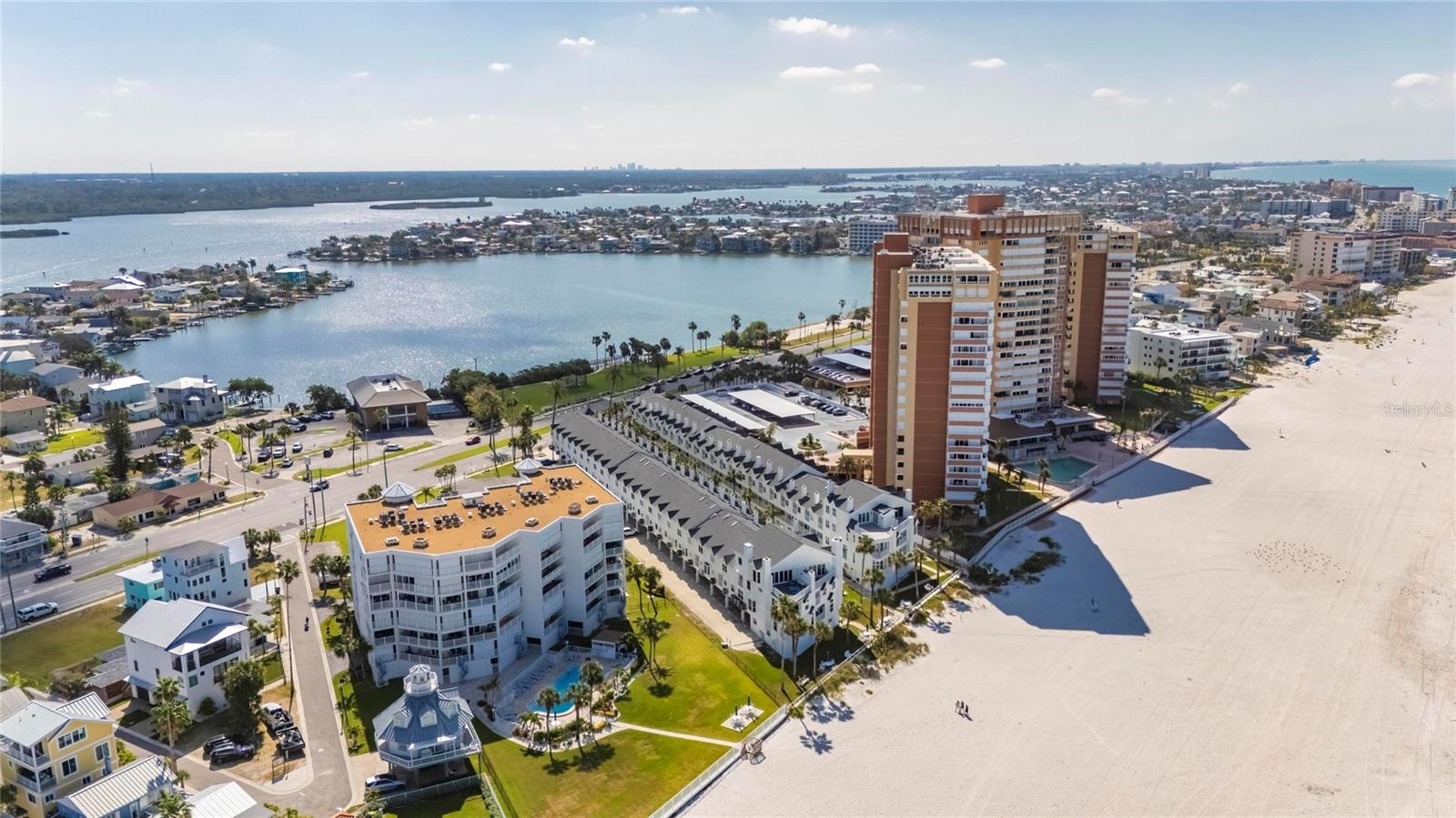 Image 37 of 52 For 17960 Gulf Boulevard  108