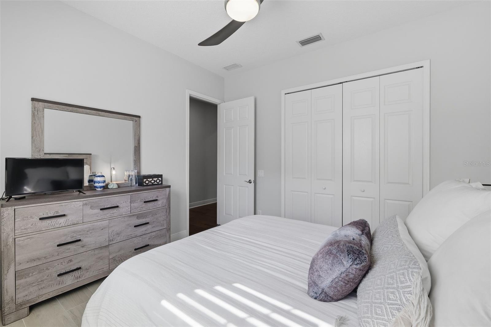 Image 14 of 36 For 548 Regatta Way