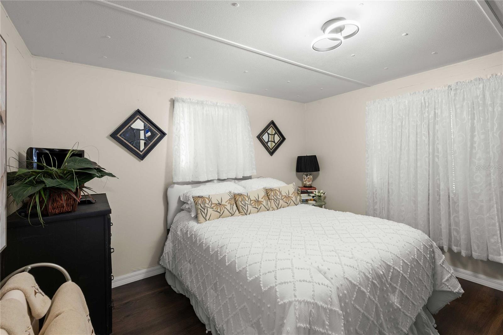 Image 18 of 57 For 37135 Sandra Avenue