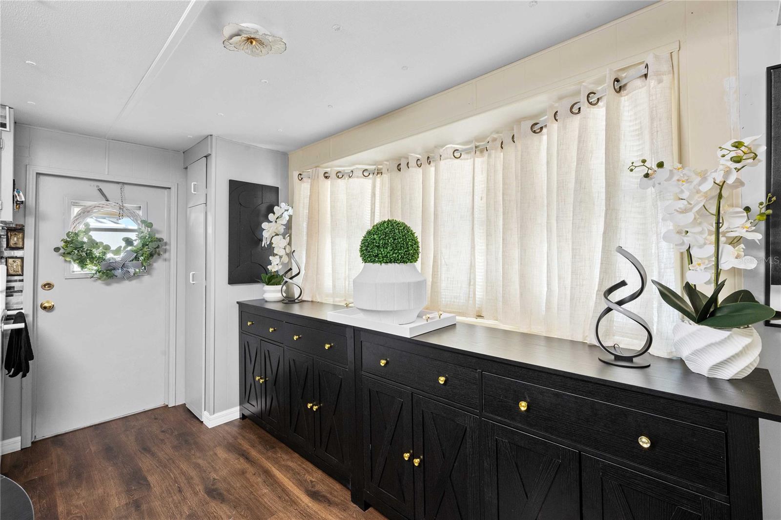 Image 7 of 57 For 37135 Sandra Avenue