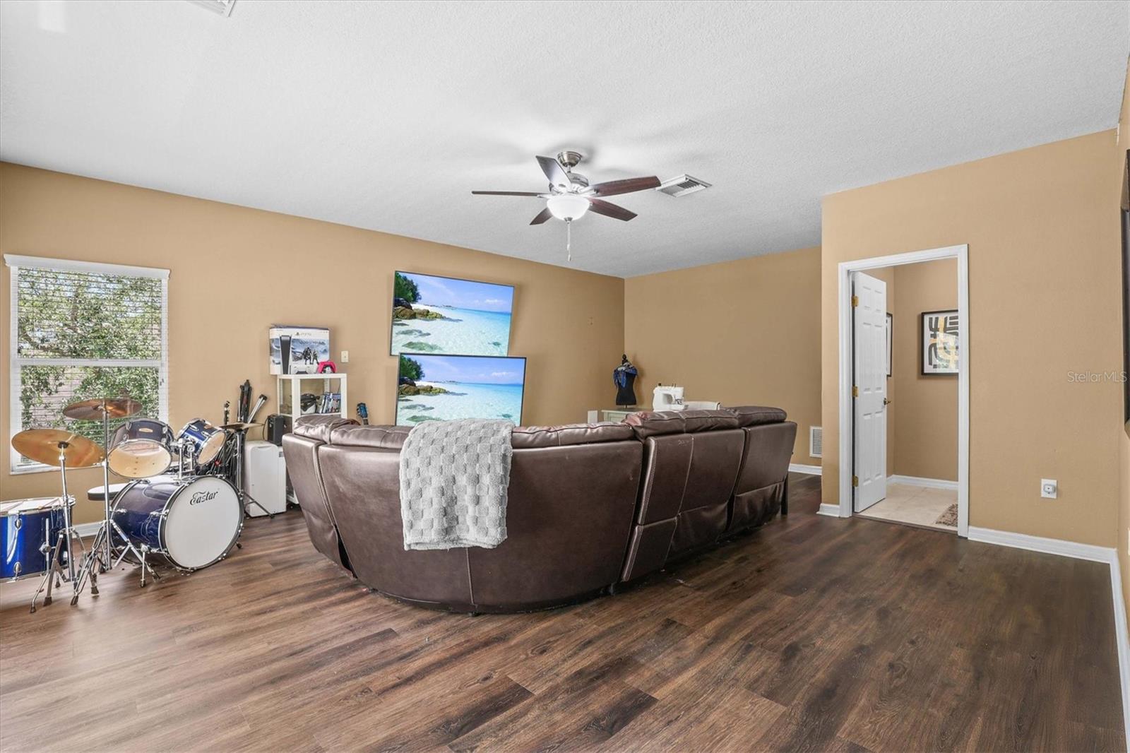 Image 33 of 56 For 8331 Golden Prairie Drive