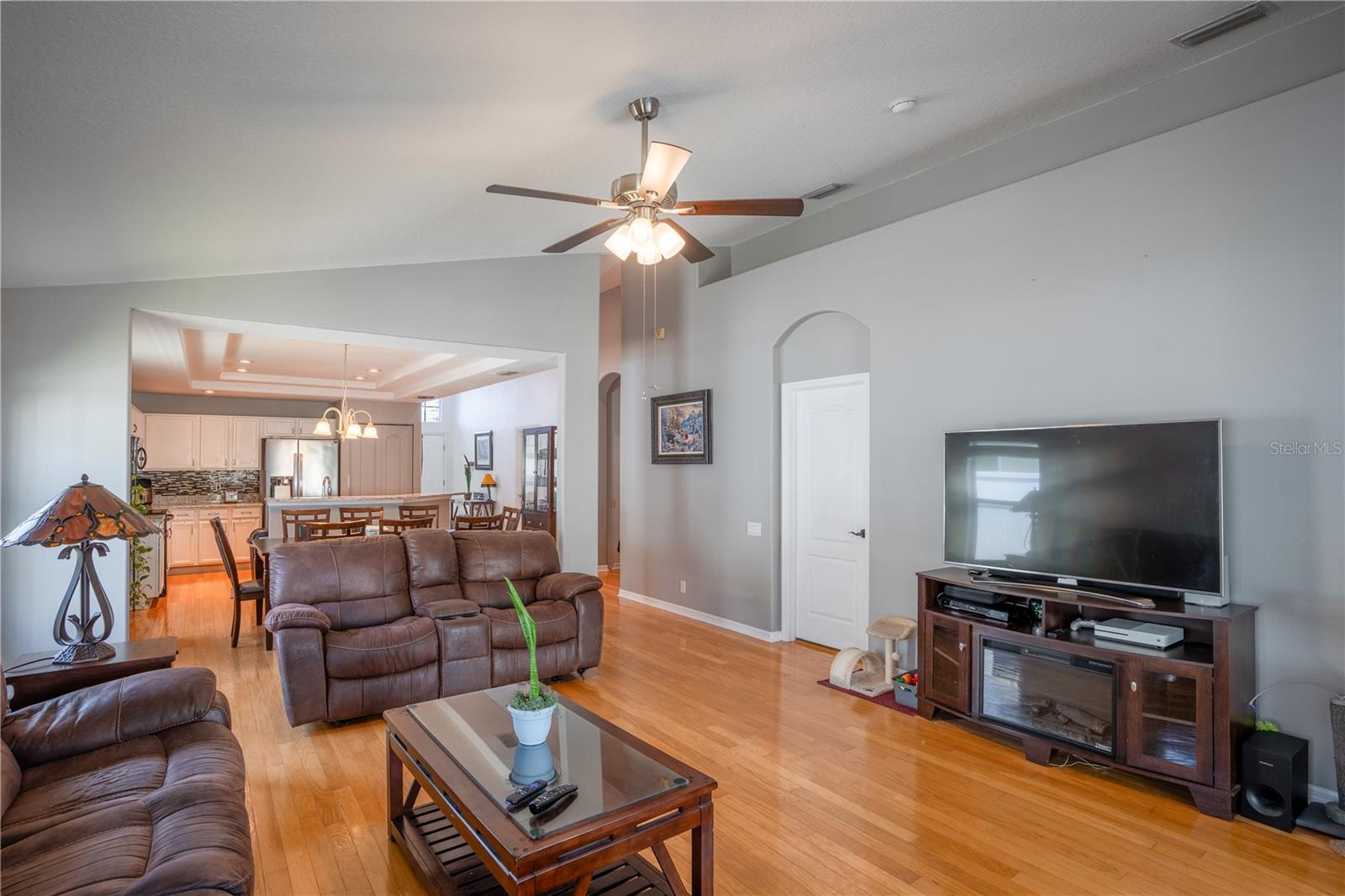 Image 9 of 23 For 624 Lake Boulevard
