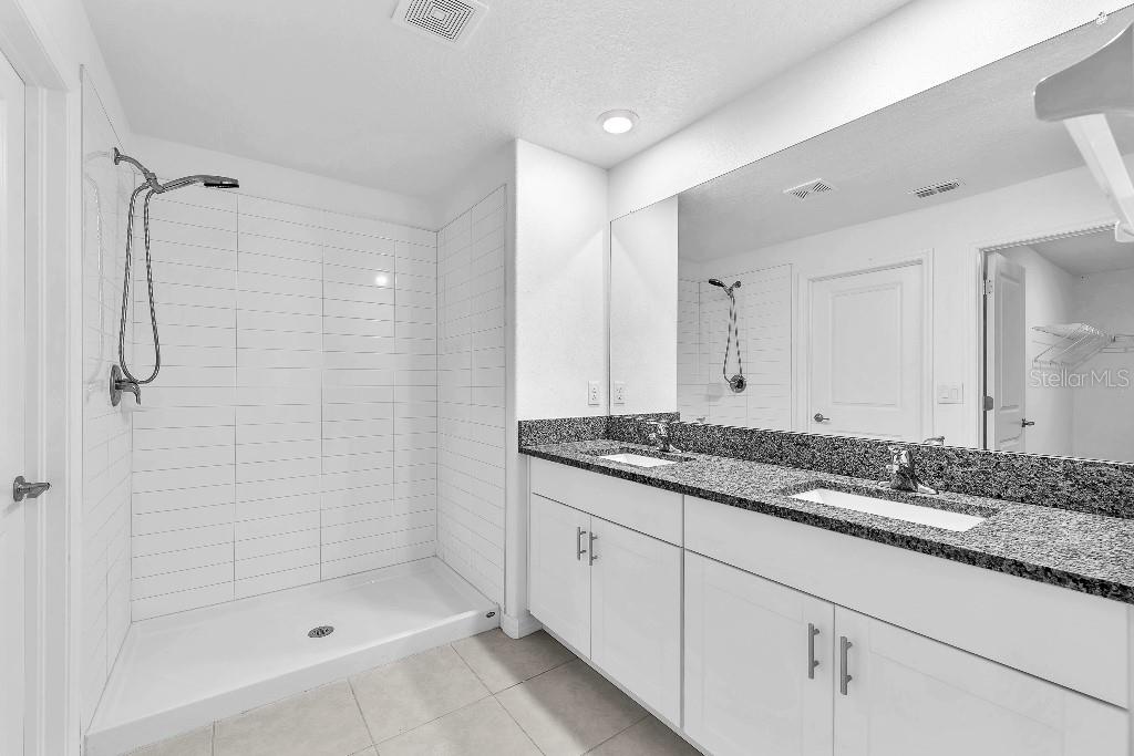 Image 12 of 26 For 5518 Blue Azure Drive
