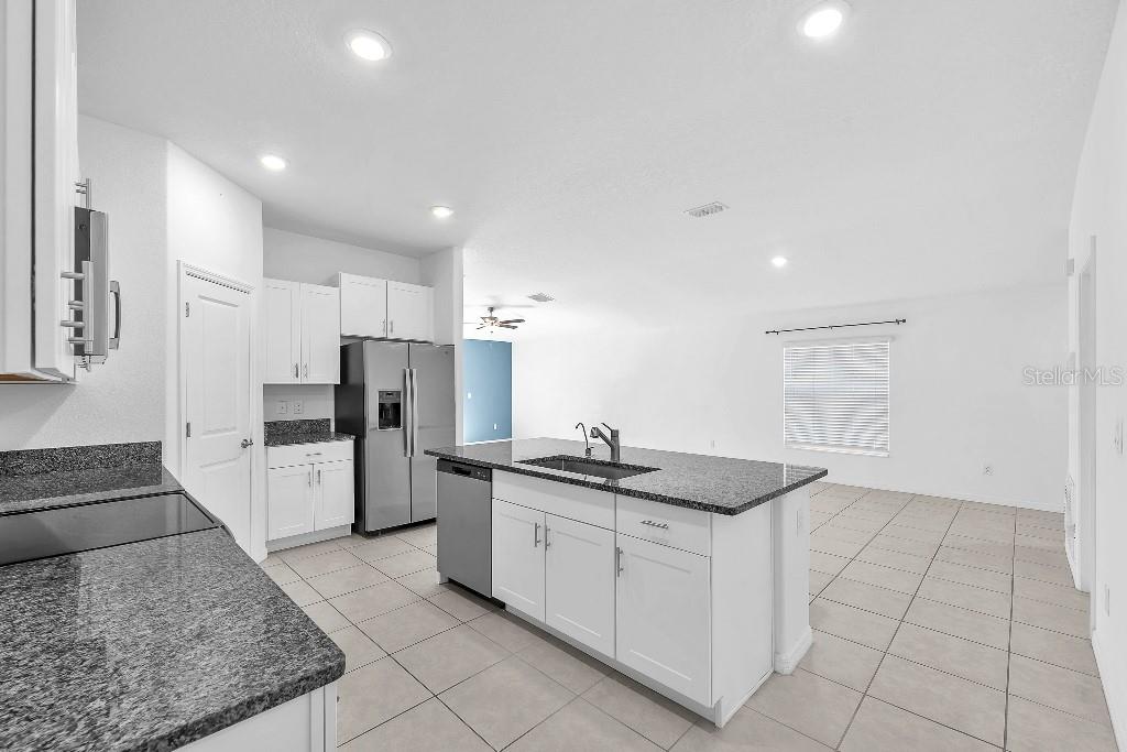Image 16 of 26 For 5518 Blue Azure Drive
