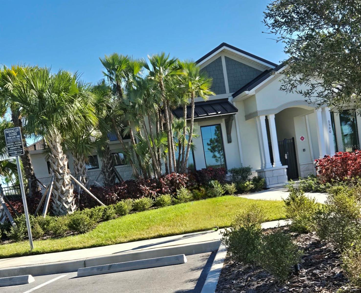Image 23 of 26 For 5518 Blue Azure Drive