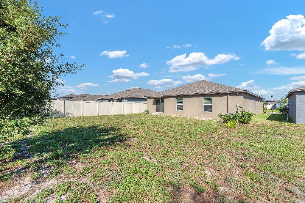 Image 4 of 26 For 5518 Blue Azure Drive