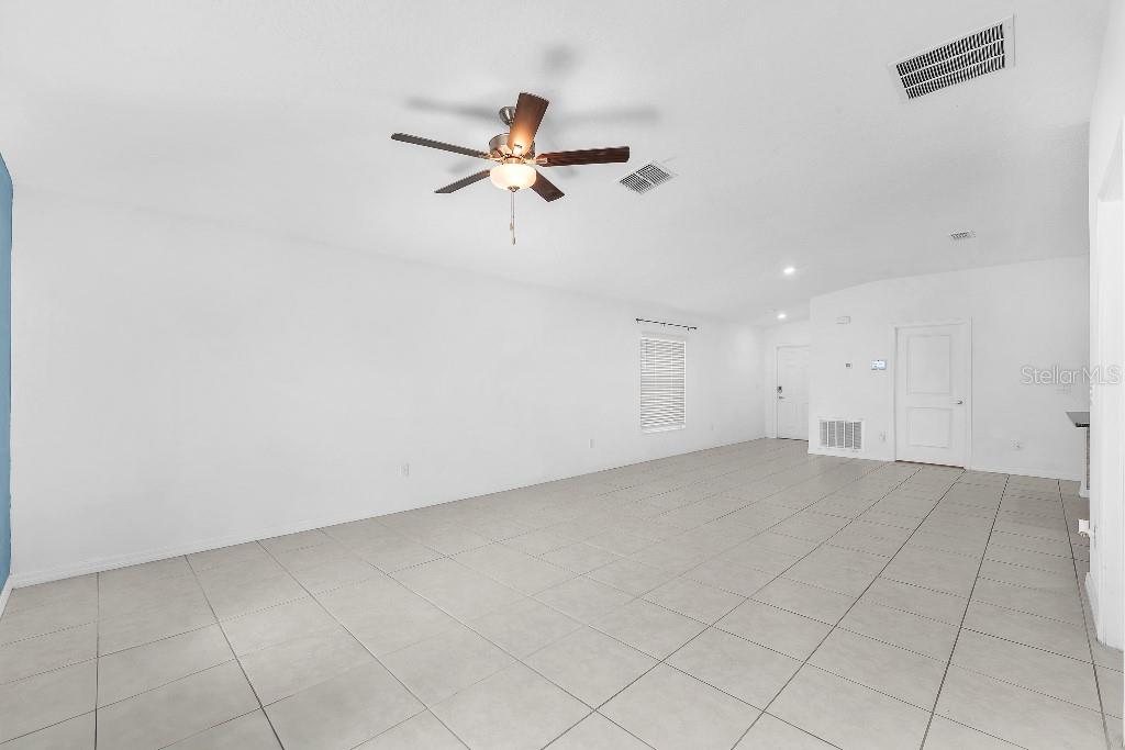 Image 7 of 26 For 5518 Blue Azure Drive