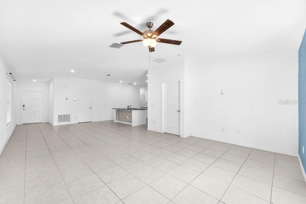 Image 8 of 26 For 5518 Blue Azure Drive