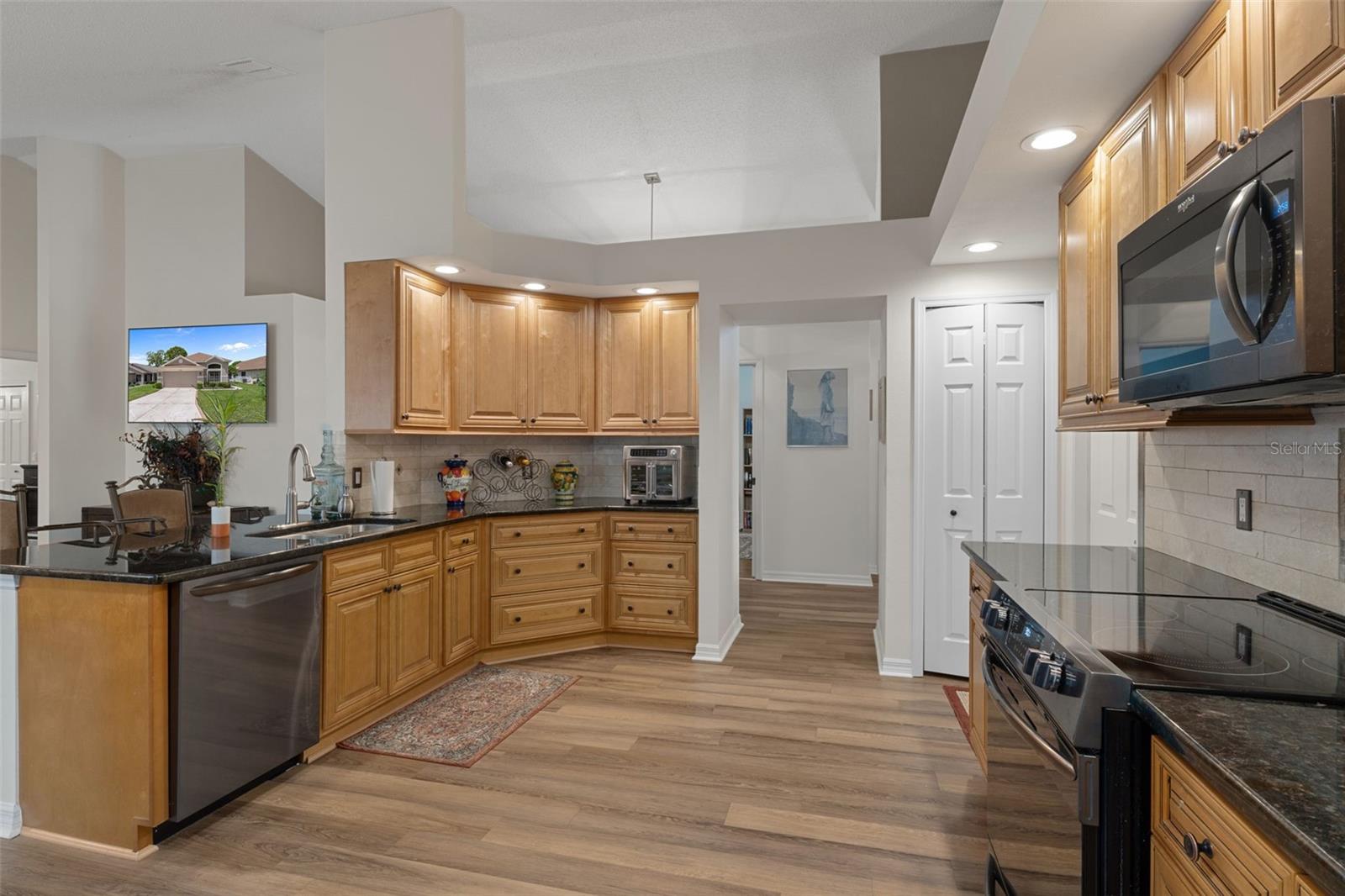 Image 21 of 48 For 11293 Copley Court