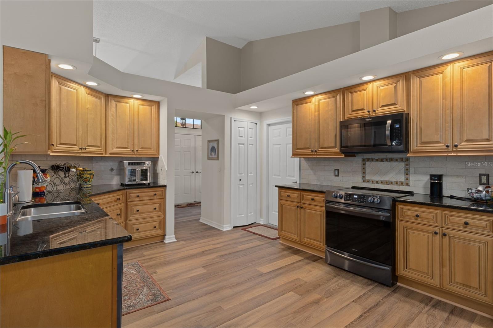 Image 22 of 48 For 11293 Copley Court