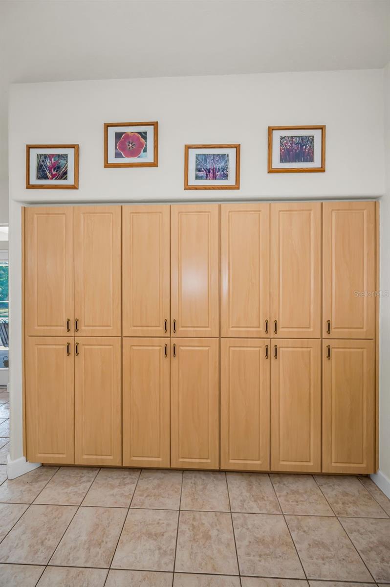 Listing photo id 11 for 1802 Oak Ridge Road