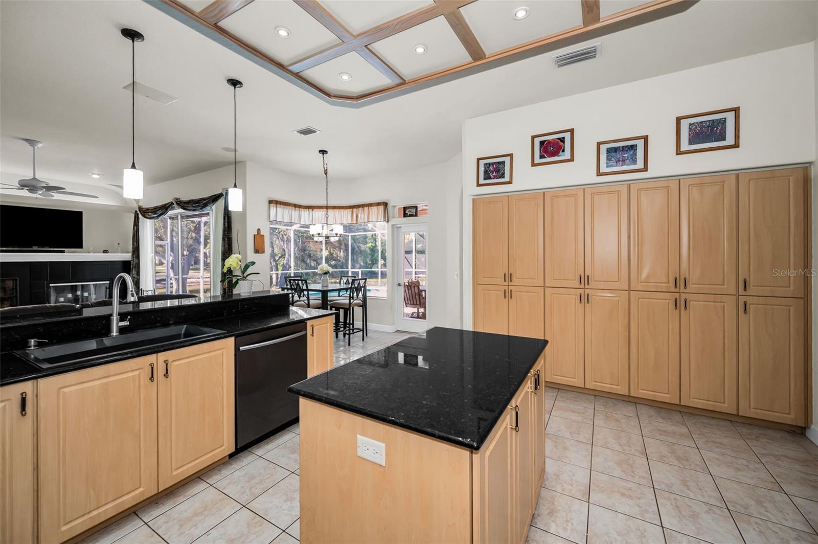 Listing photo id 12 for 1802 Oak Ridge Road