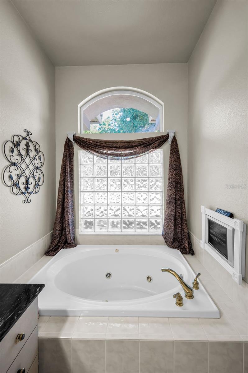 Listing photo id 22 for 1802 Oak Ridge Road