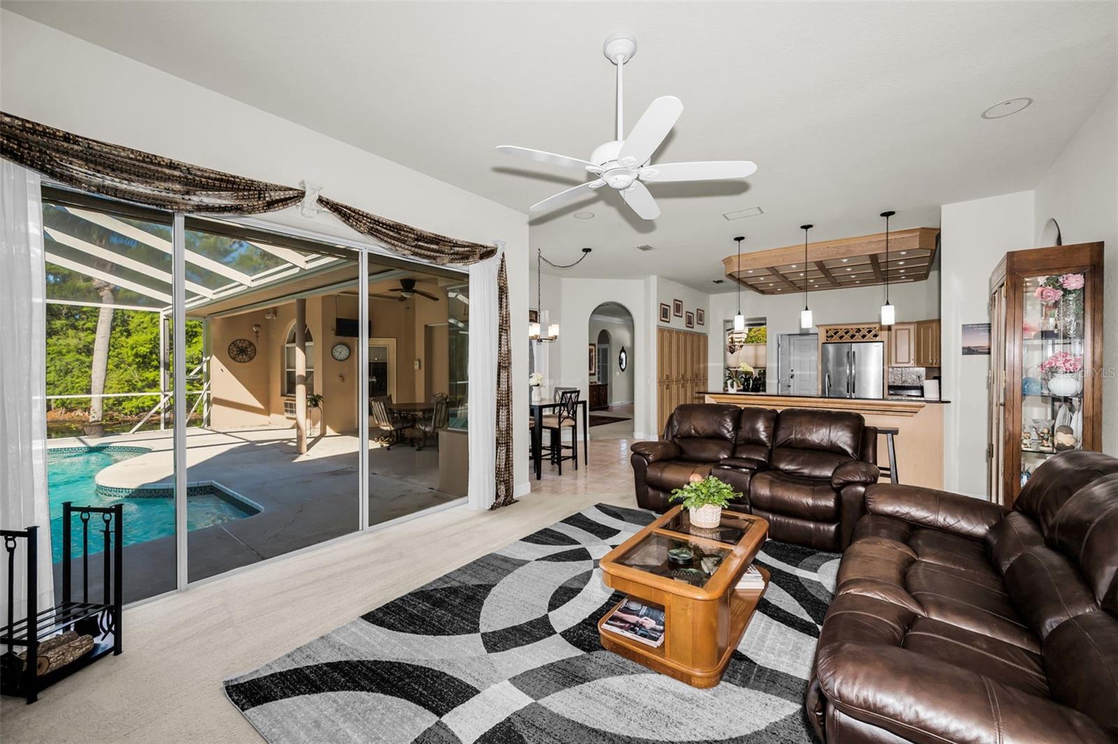 Listing photo id 1 for 1802 Oak Ridge Road