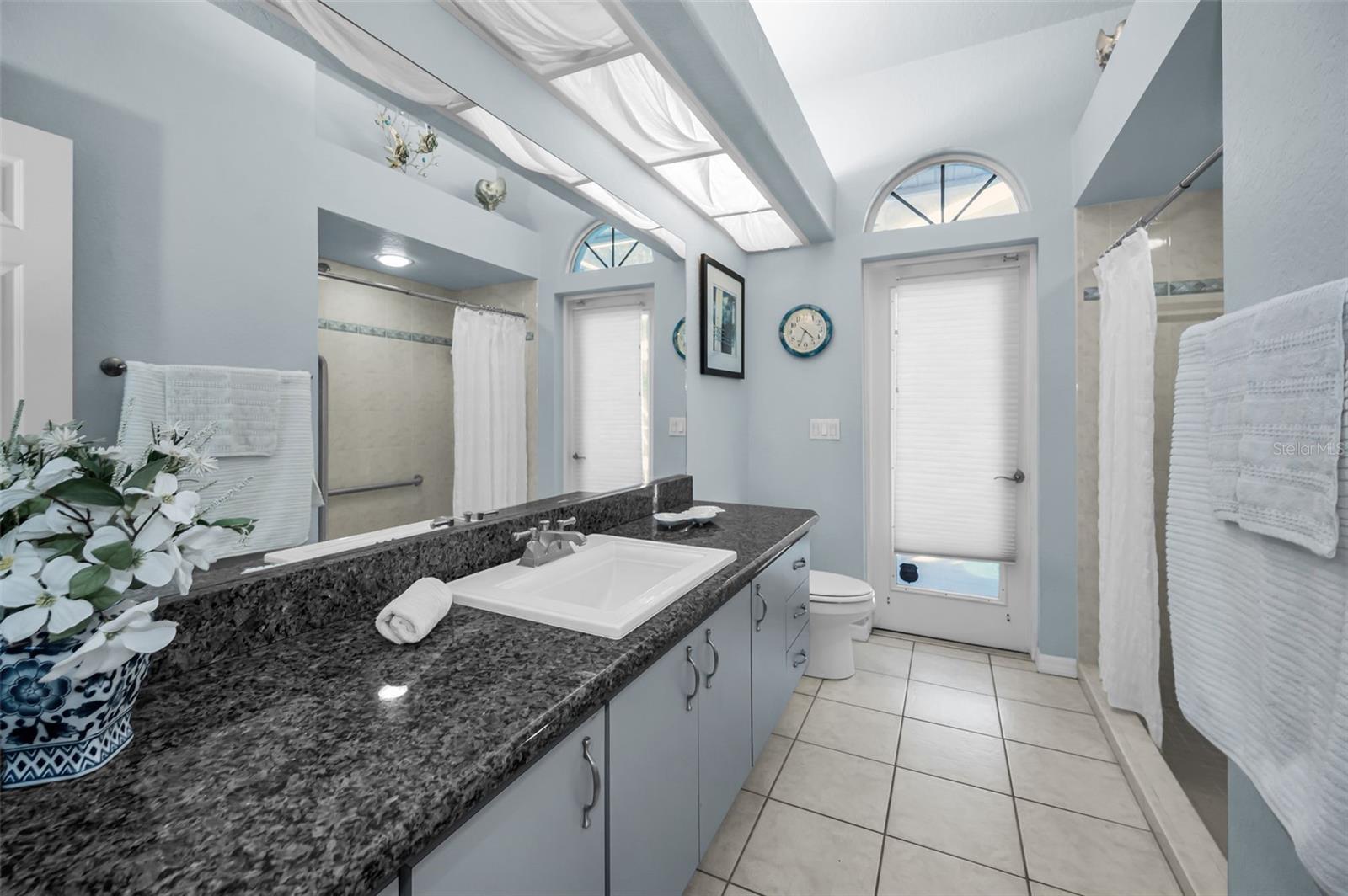 Listing photo id 30 for 1802 Oak Ridge Road