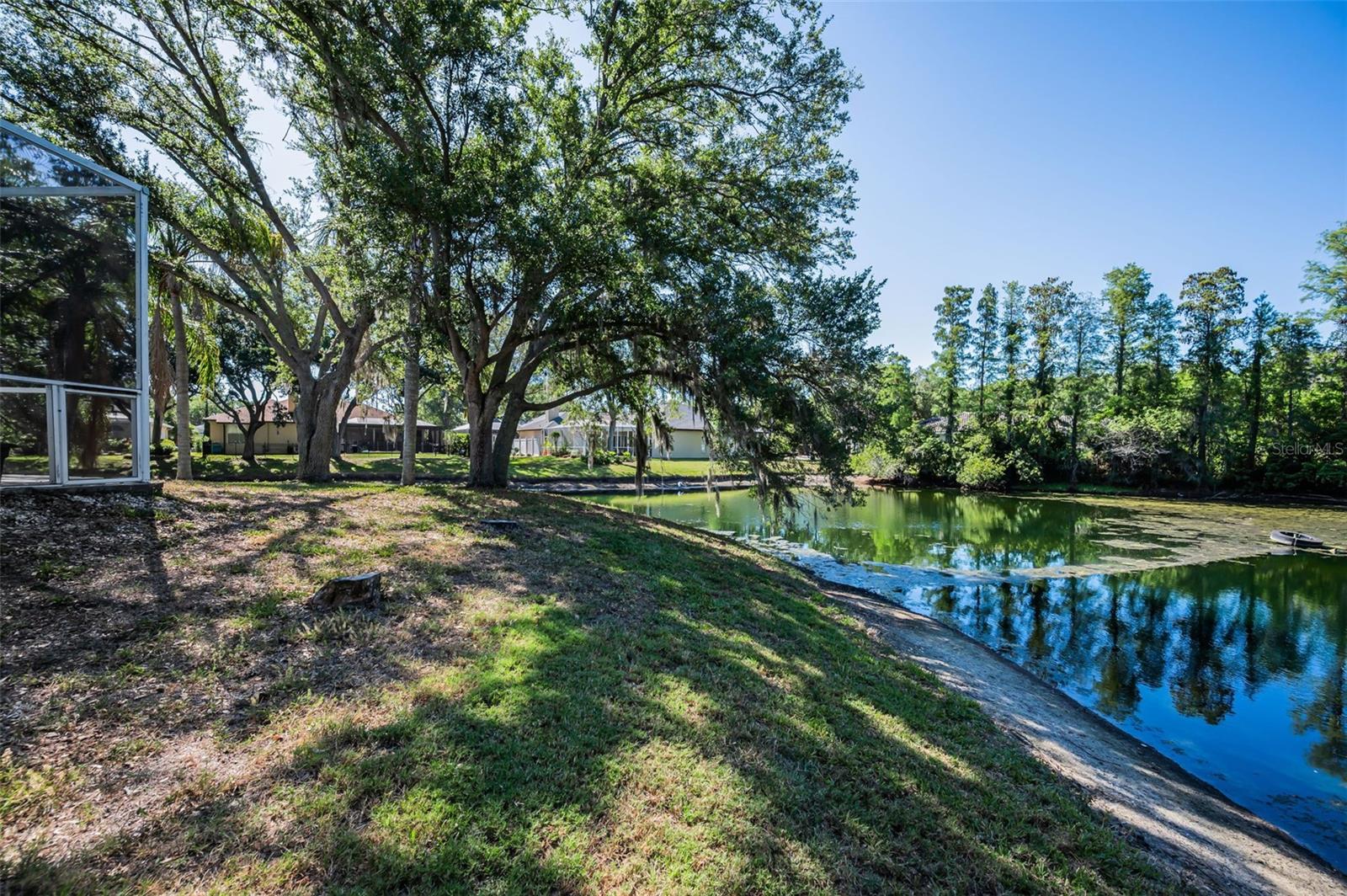 Listing photo id 49 for 1802 Oak Ridge Road