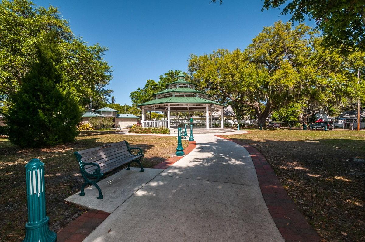 Listing photo id 65 for 1802 Oak Ridge Road