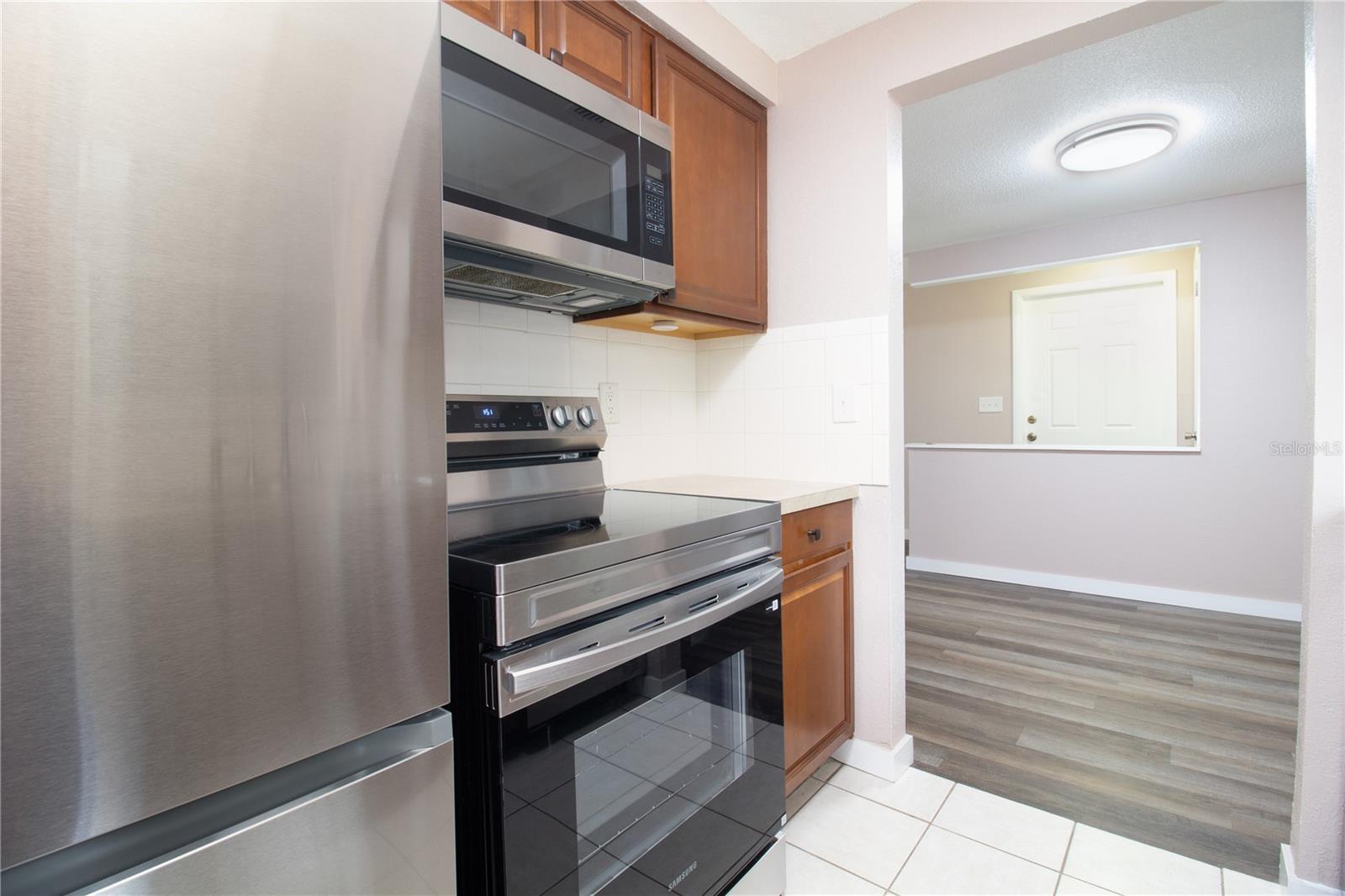 Image 10 of 25 For 6421 81st Avenue N
