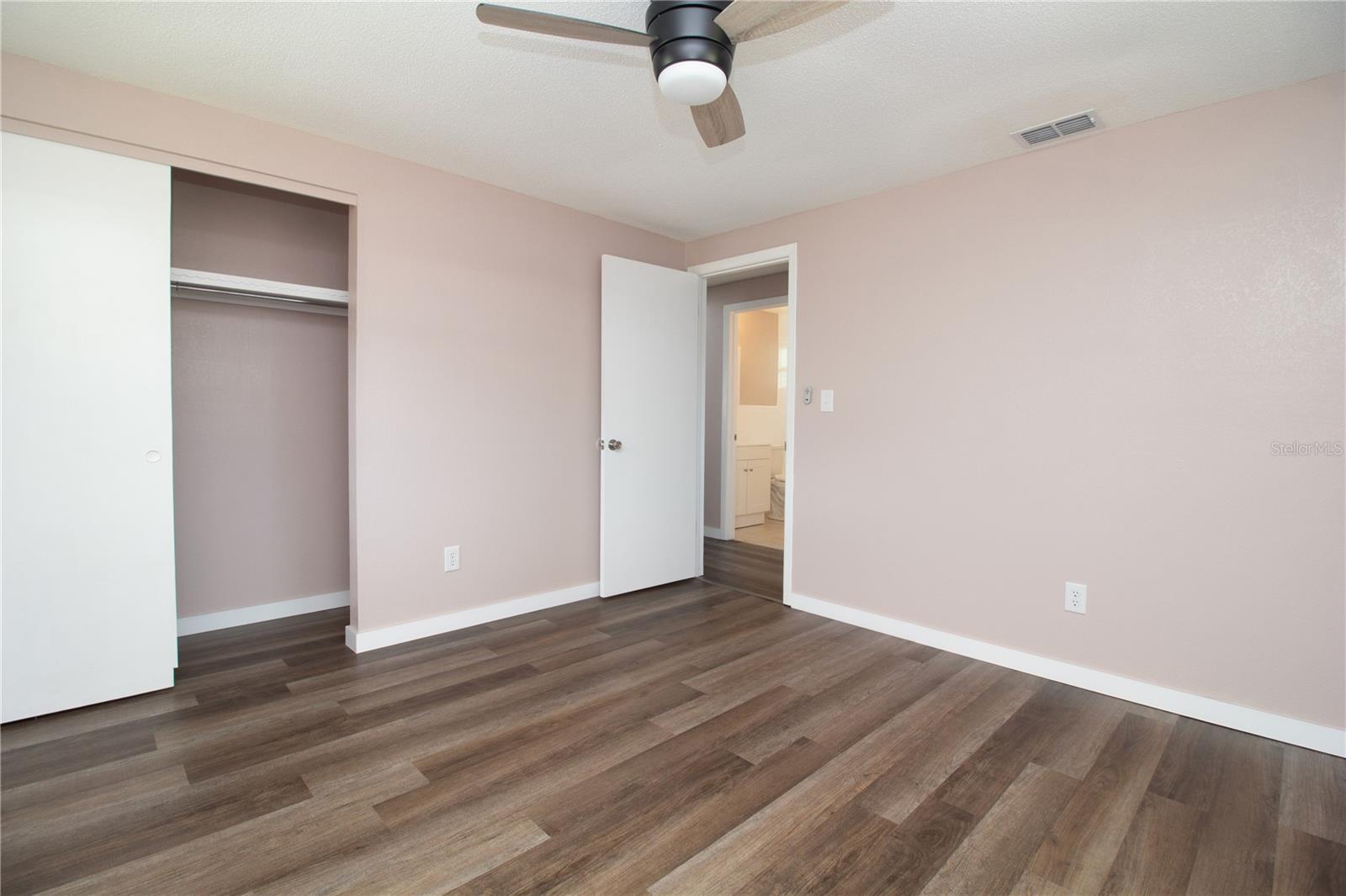 Image 14 of 25 For 6421 81st Avenue N