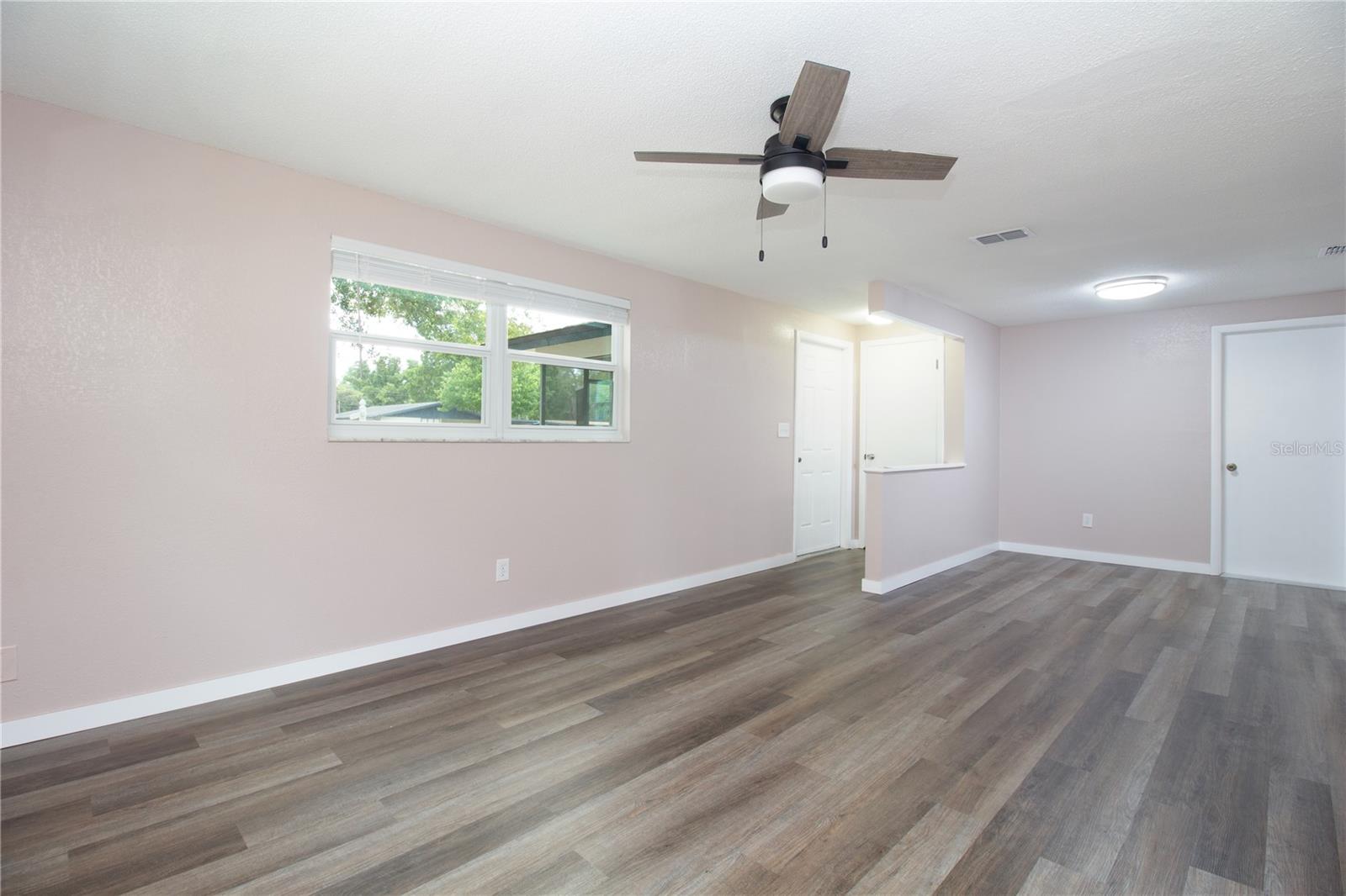 Image 5 of 25 For 6421 81st Avenue N