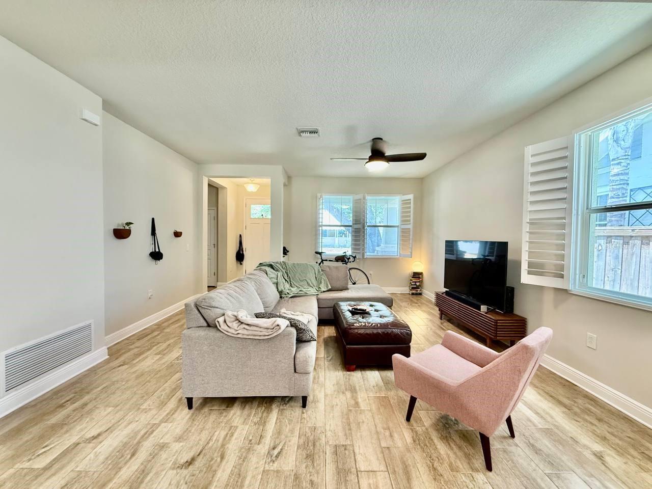 Image 10 of 41 For 3509 Tampa Street