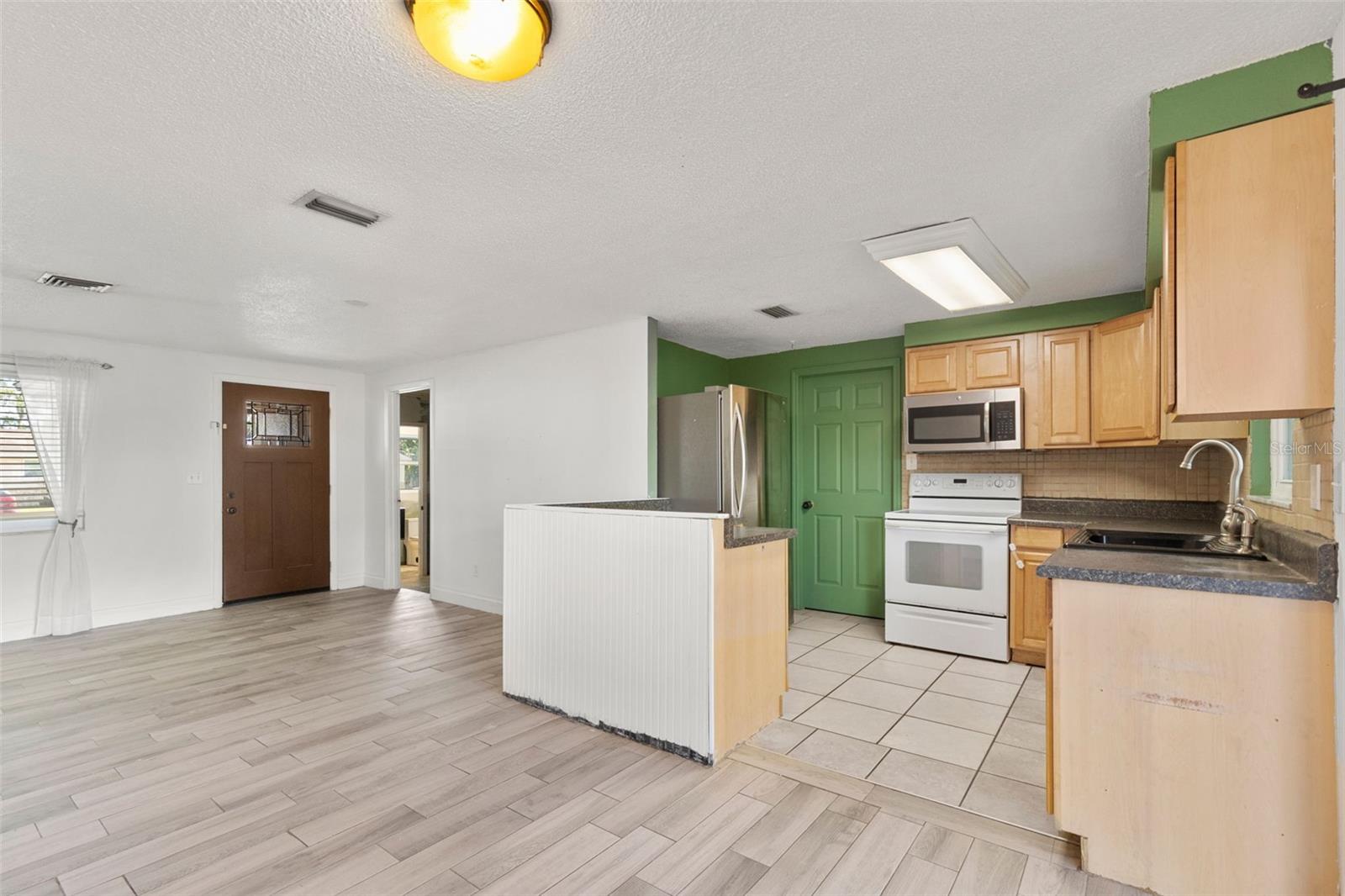Image 11 of 45 For 5557 146th Terrace N