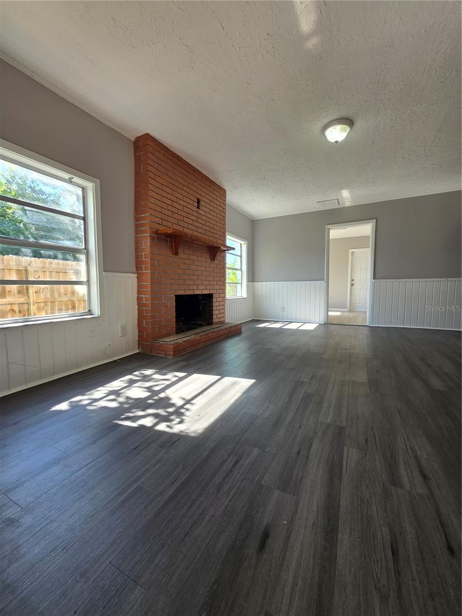 Image 4 of 9 For 209 Kirby Street