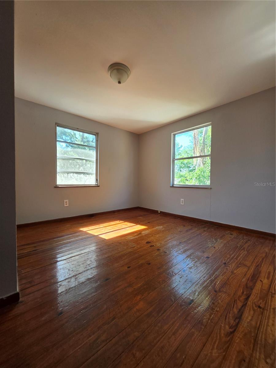 Image 8 of 9 For 209 Kirby Street