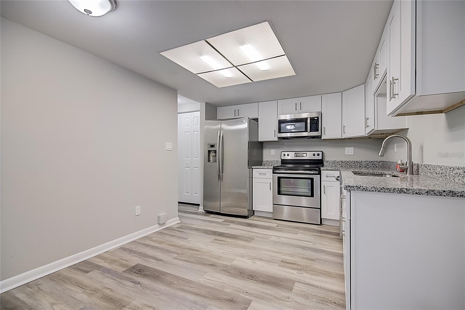 Image 13 of 21 For 8923 Candlewick Lane