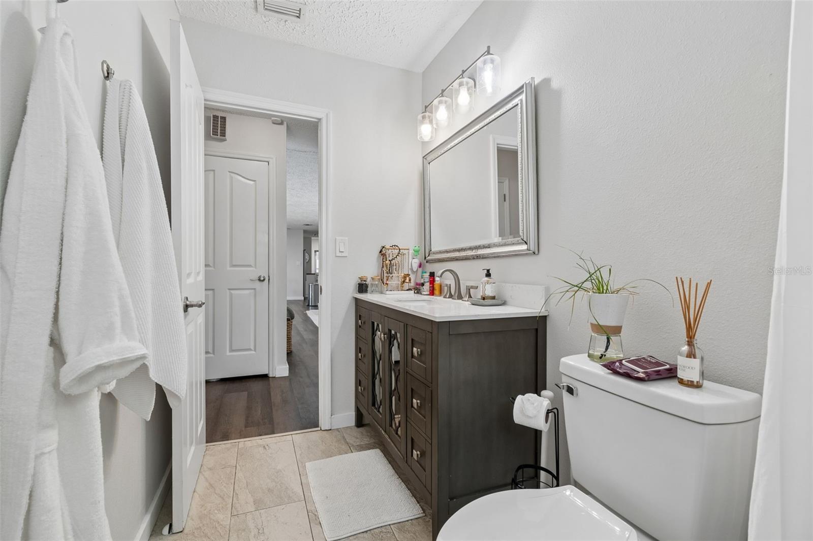 Image 45 of 94 For 17129 Rainbow Terrace