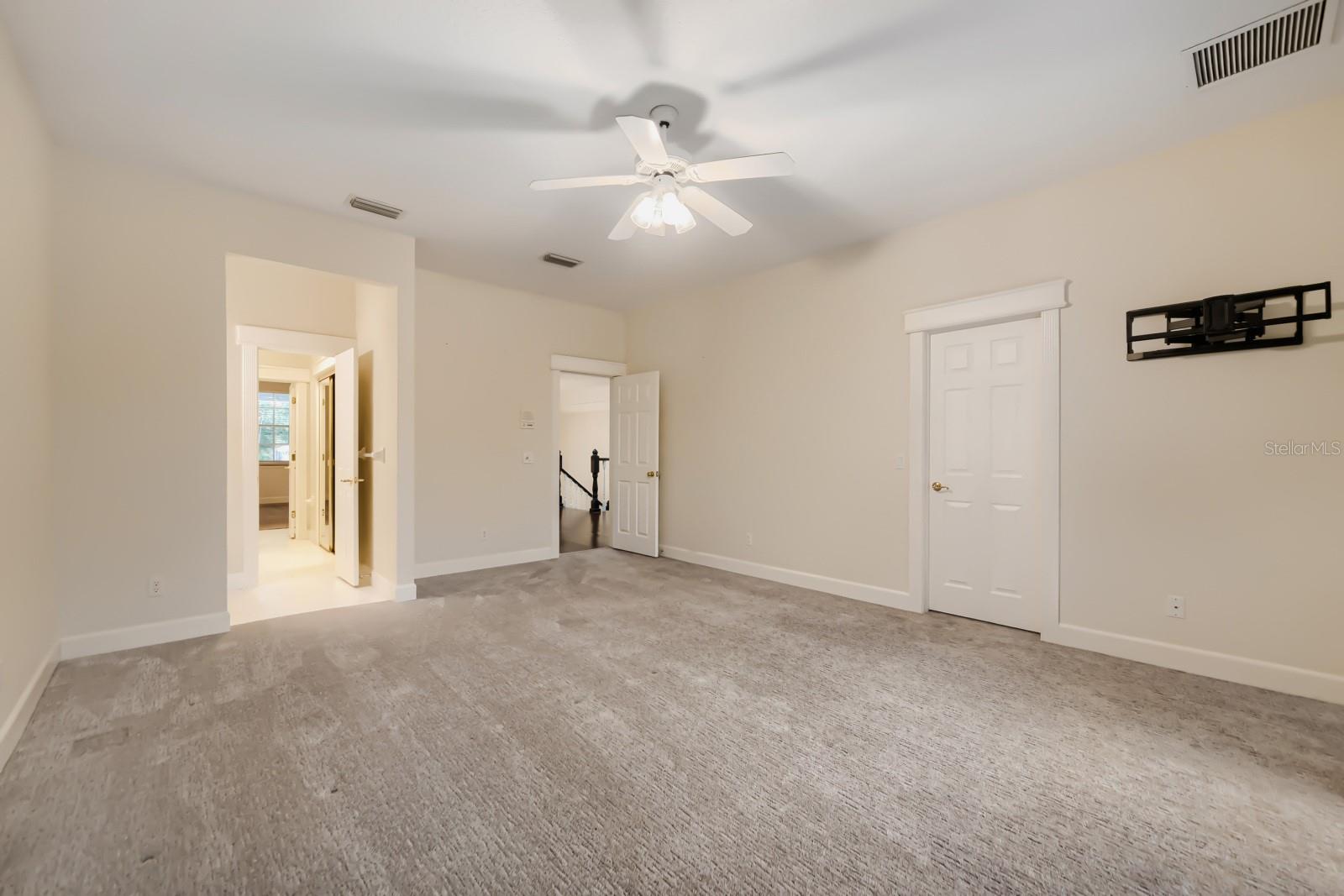 Image 17 of 48 For 7601 Debeaubien Drive