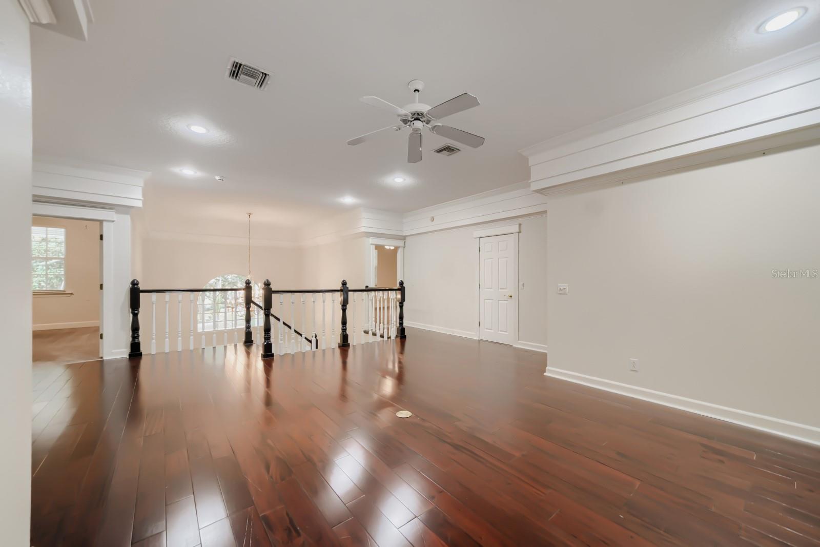 Image 21 of 48 For 7601 Debeaubien Drive