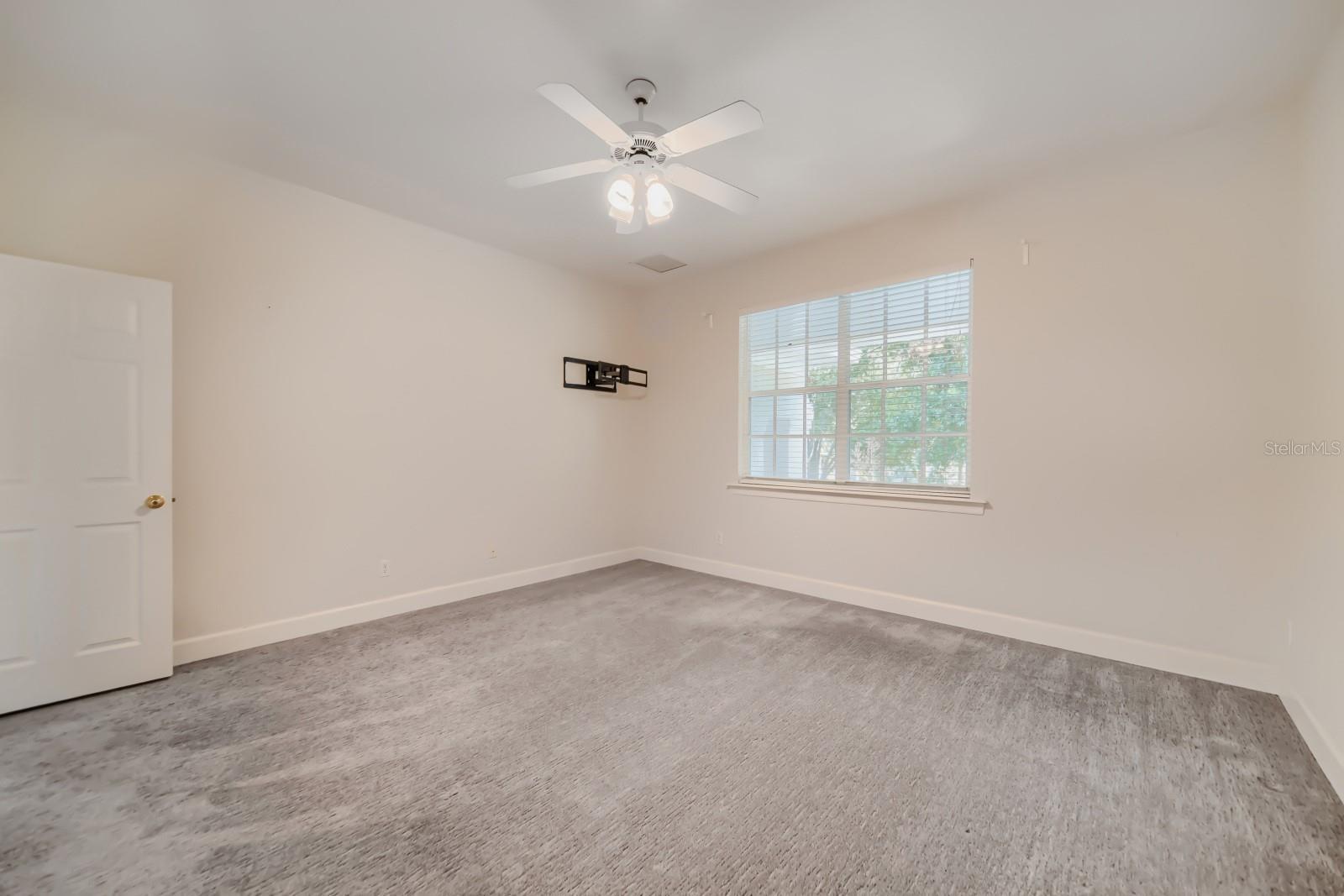 Image 24 of 48 For 7601 Debeaubien Drive