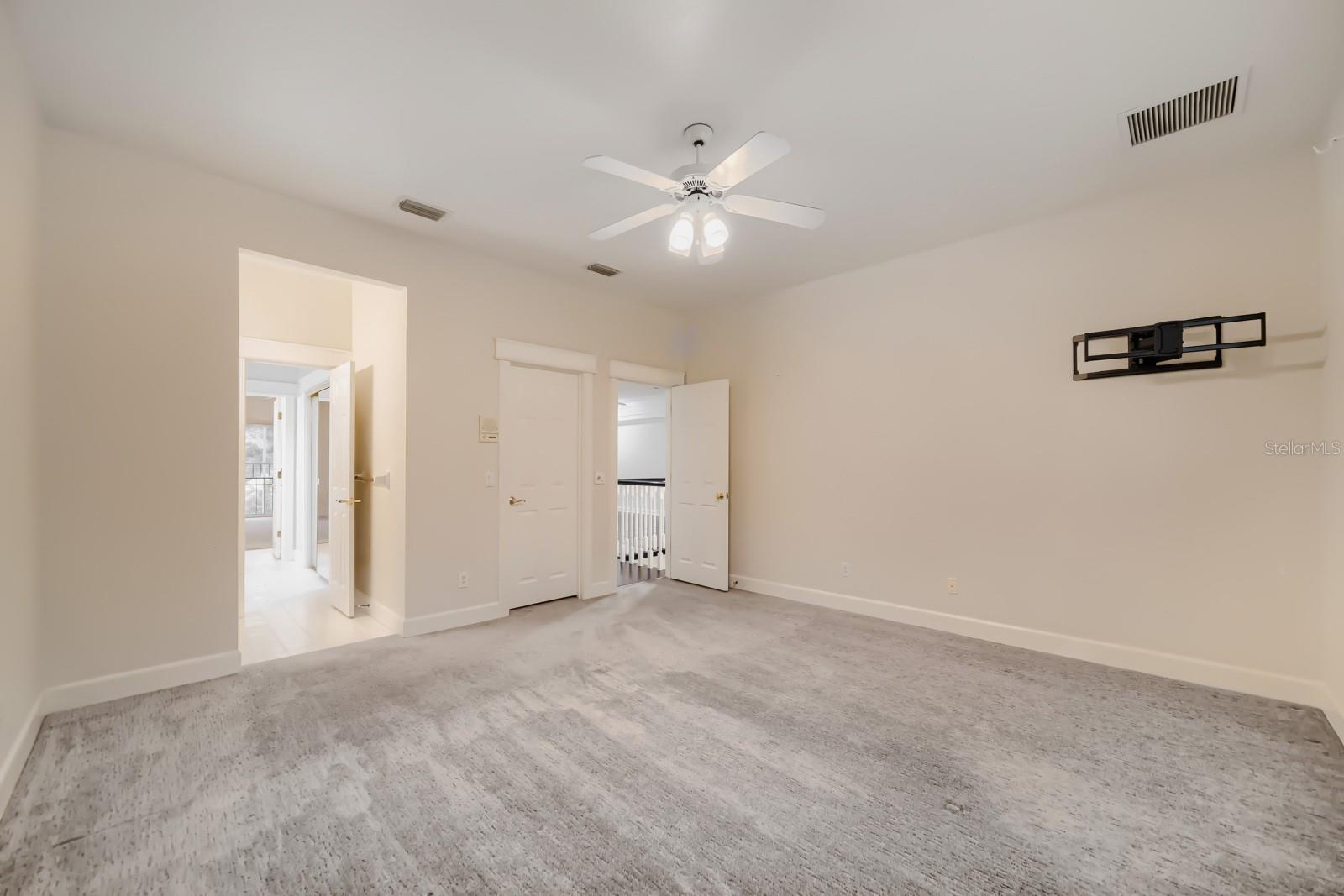 Image 25 of 48 For 7601 Debeaubien Drive