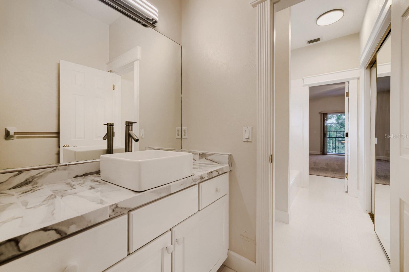 Image 27 of 48 For 7601 Debeaubien Drive
