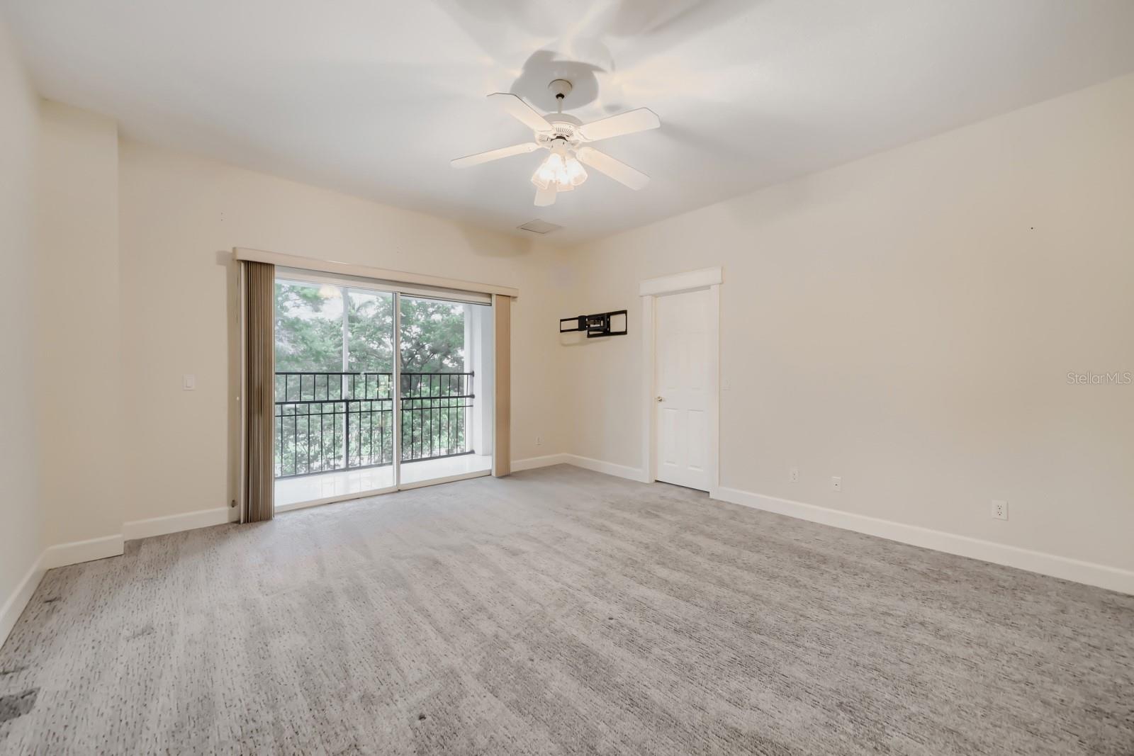 Image 30 of 48 For 7601 Debeaubien Drive