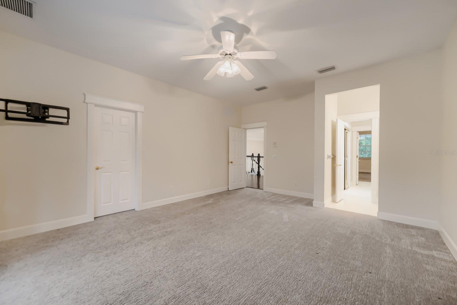 Image 31 of 48 For 7601 Debeaubien Drive