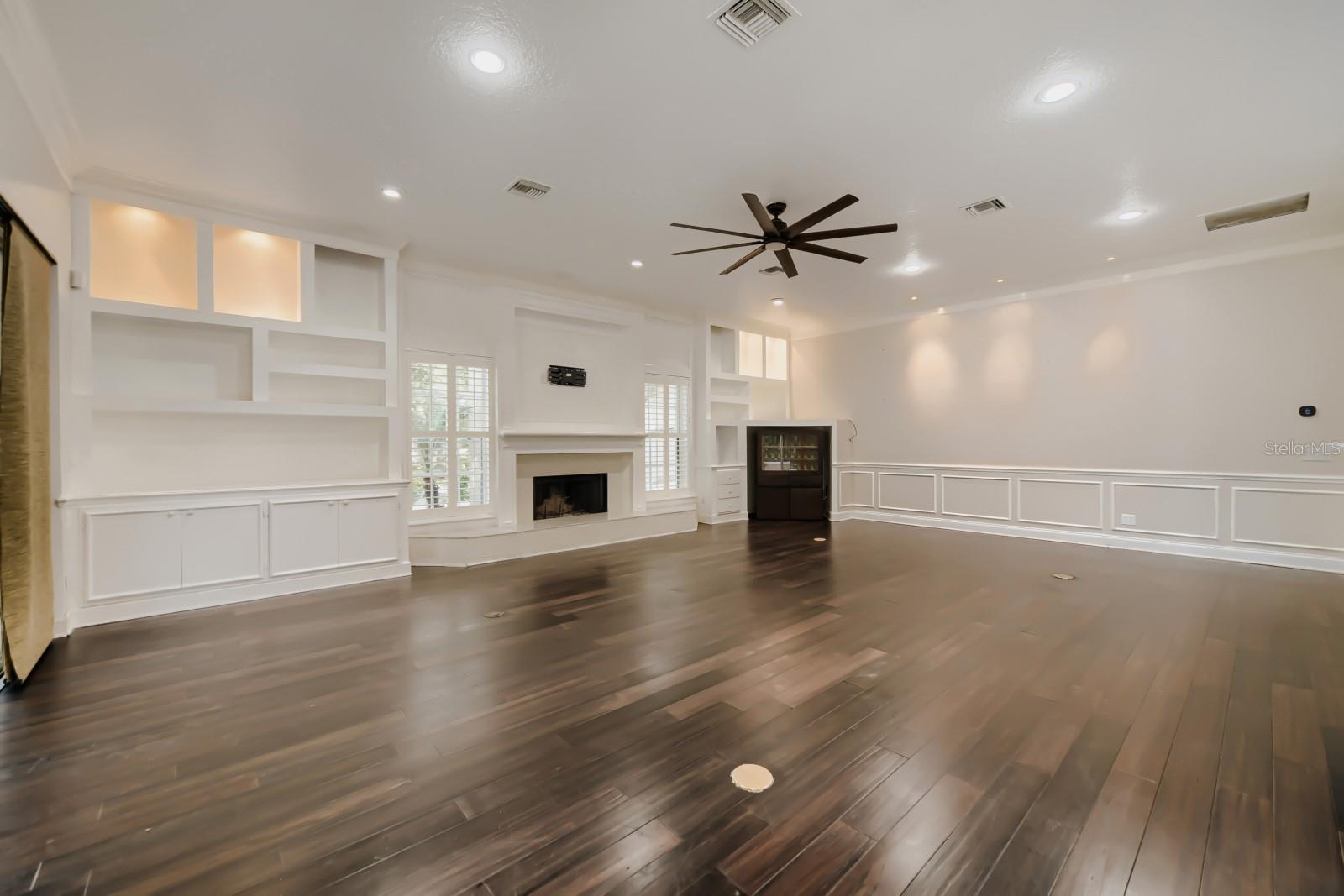 Image 6 of 48 For 7601 Debeaubien Drive
