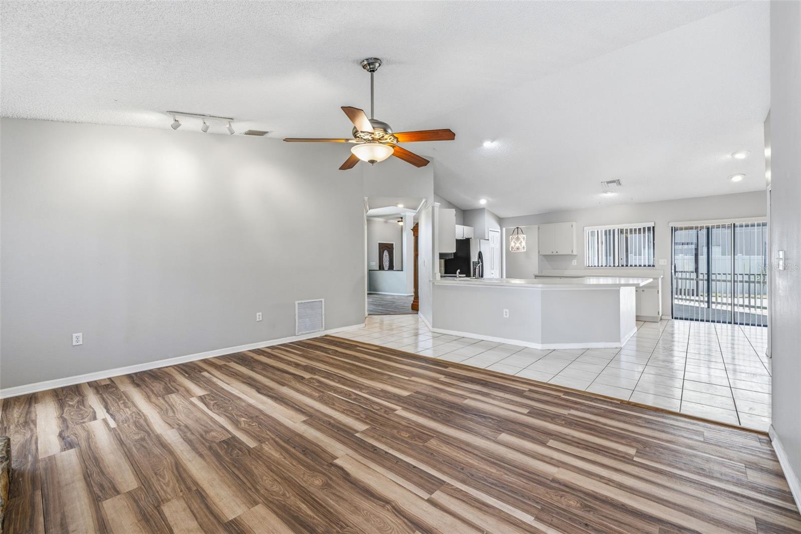 Image 18 of 45 For 5507 El Cerro Drive