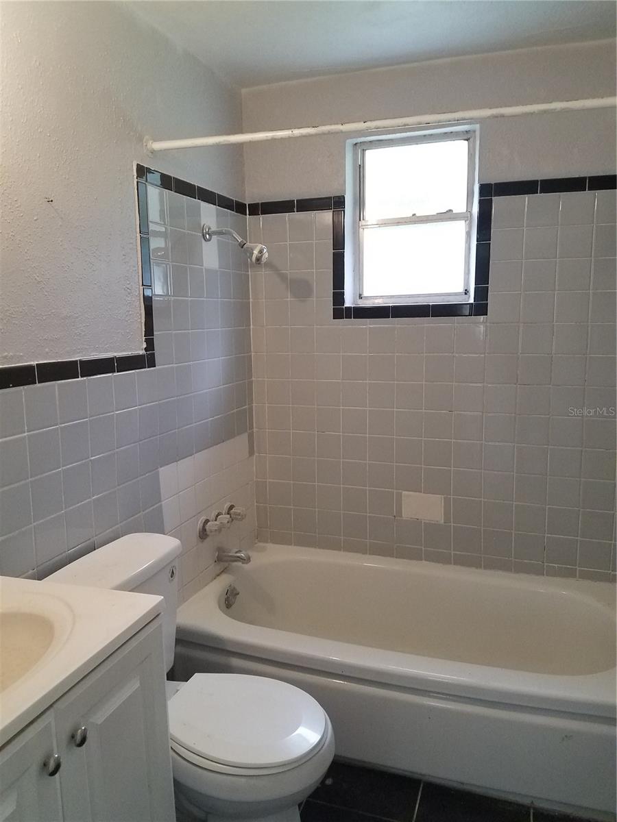 Image 6 of 9 For 8623 Willow Avenue