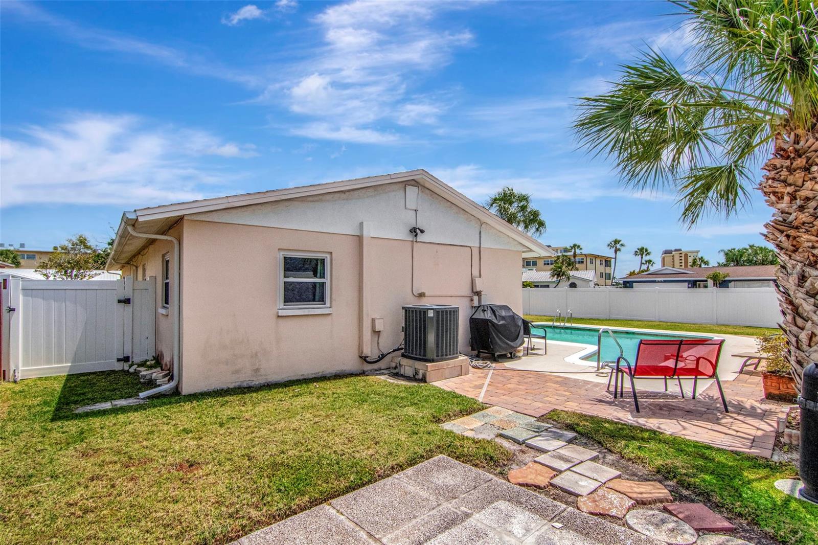 Image 54 of 83 For 4712 114th Street N