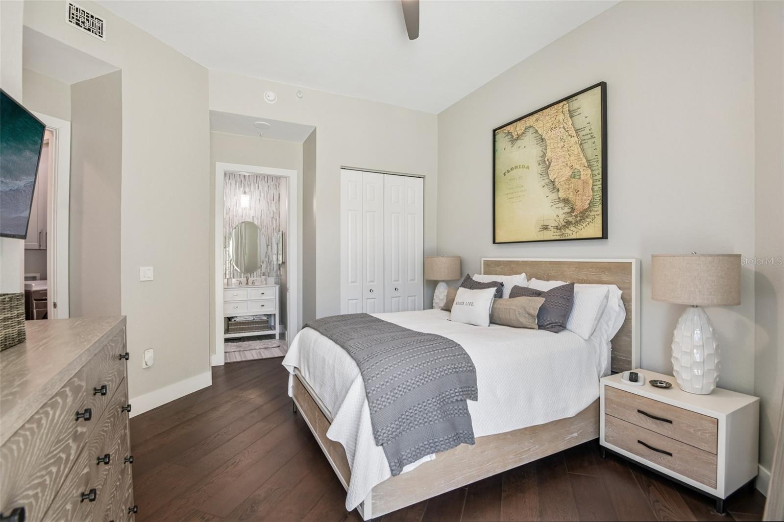 Image 15 of 51 For 1180 Gulf Boulevard 101