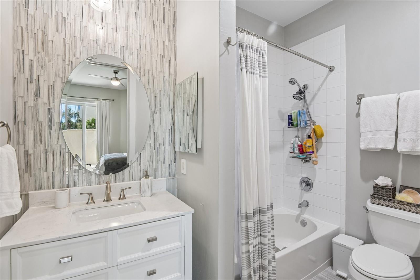 Image 16 of 51 For 1180 Gulf Boulevard 101